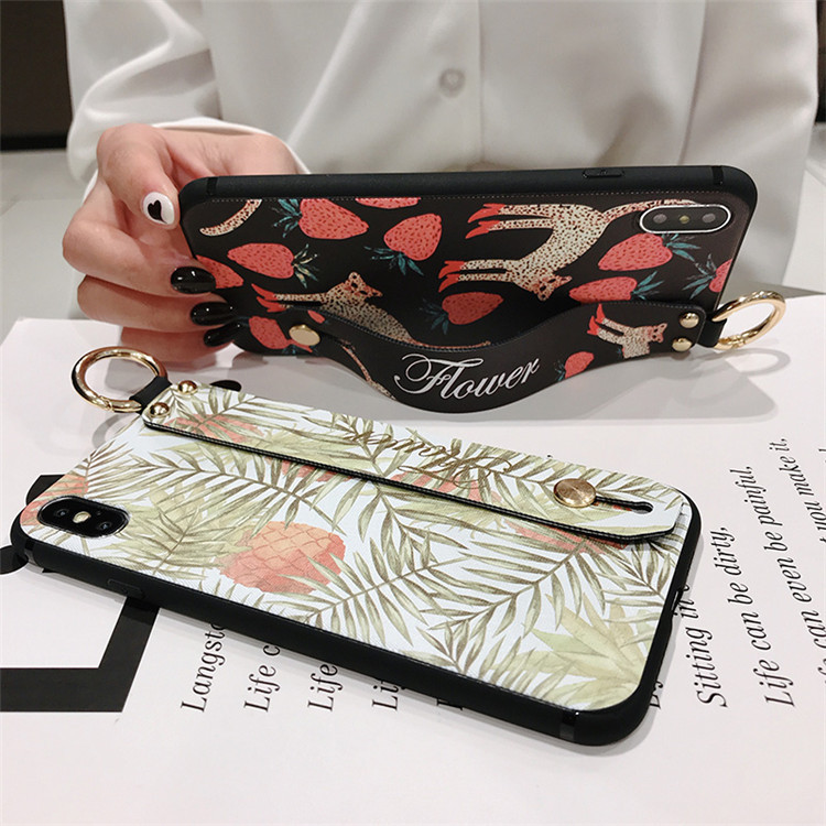 Wristband cartoon strawberry leopard phone case - Image 5