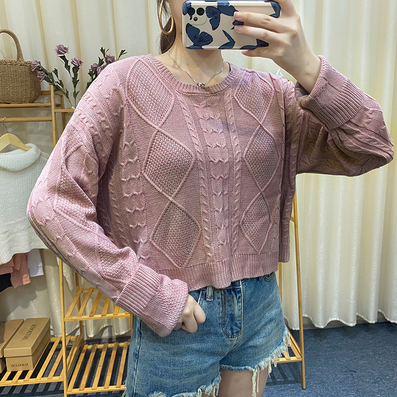 Twist casual short sweater