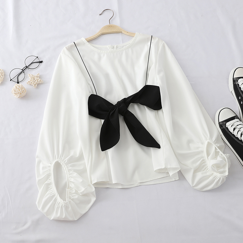 Ladies lantern sleeve age reduction shirt
