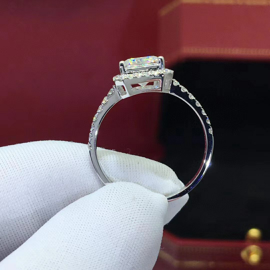 Geometric princess diamond ring