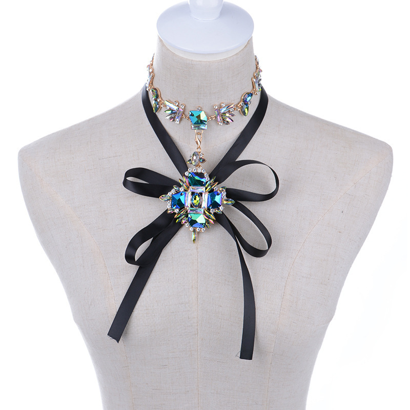 Alloy inlaid gemstone necklace