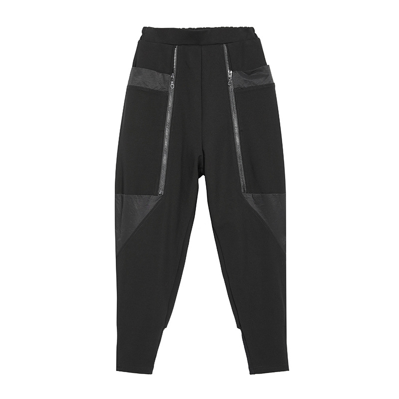 Tapered foot pants with zipper stitching pockets