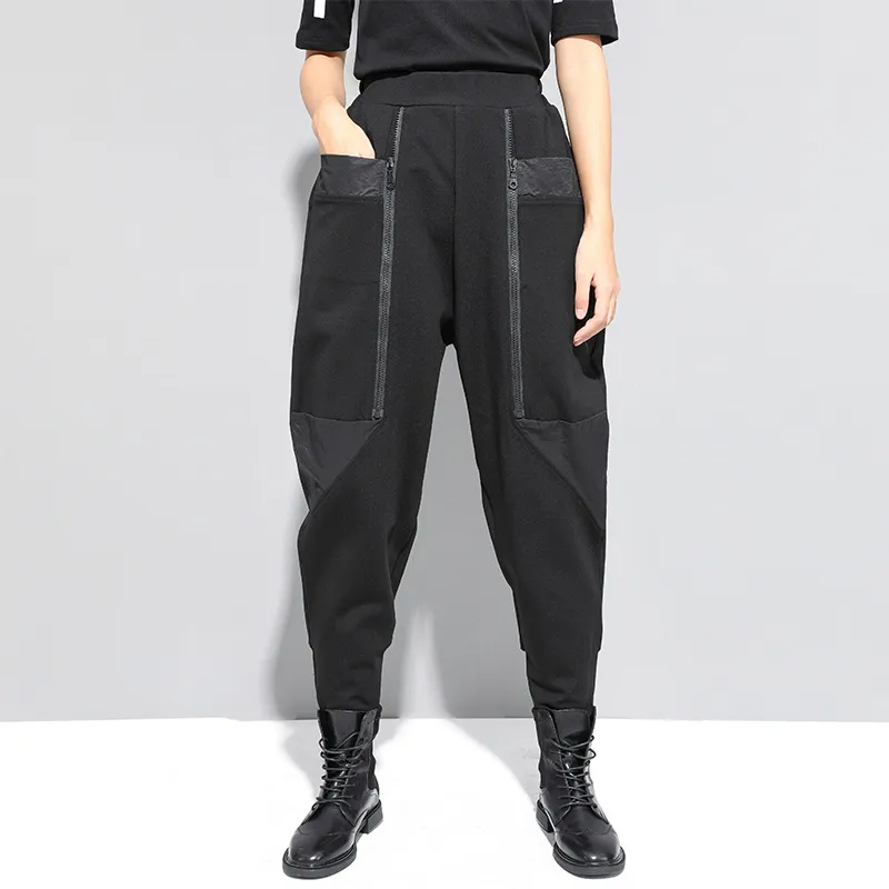 Tapered foot pants with zipper stitching pockets - Black