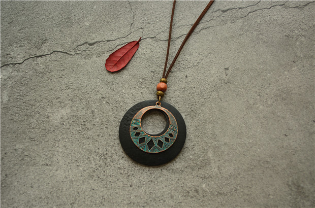 Patina distressed wood chip long necklace