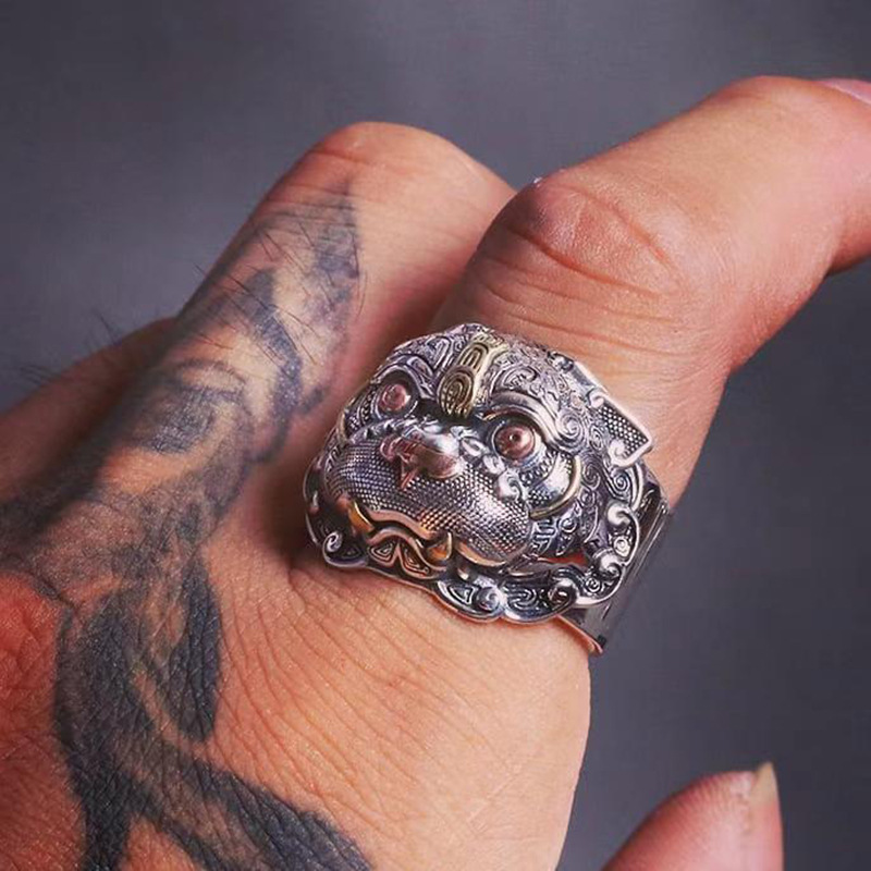 Retro fancy ring