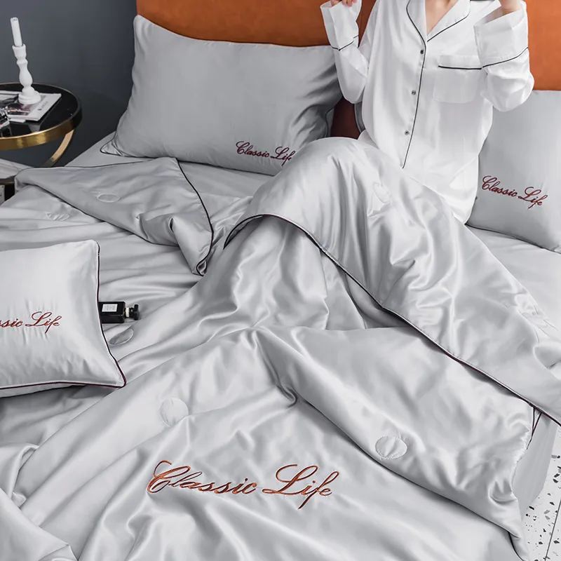 Four piece sheet and fitted sheet set - Silver