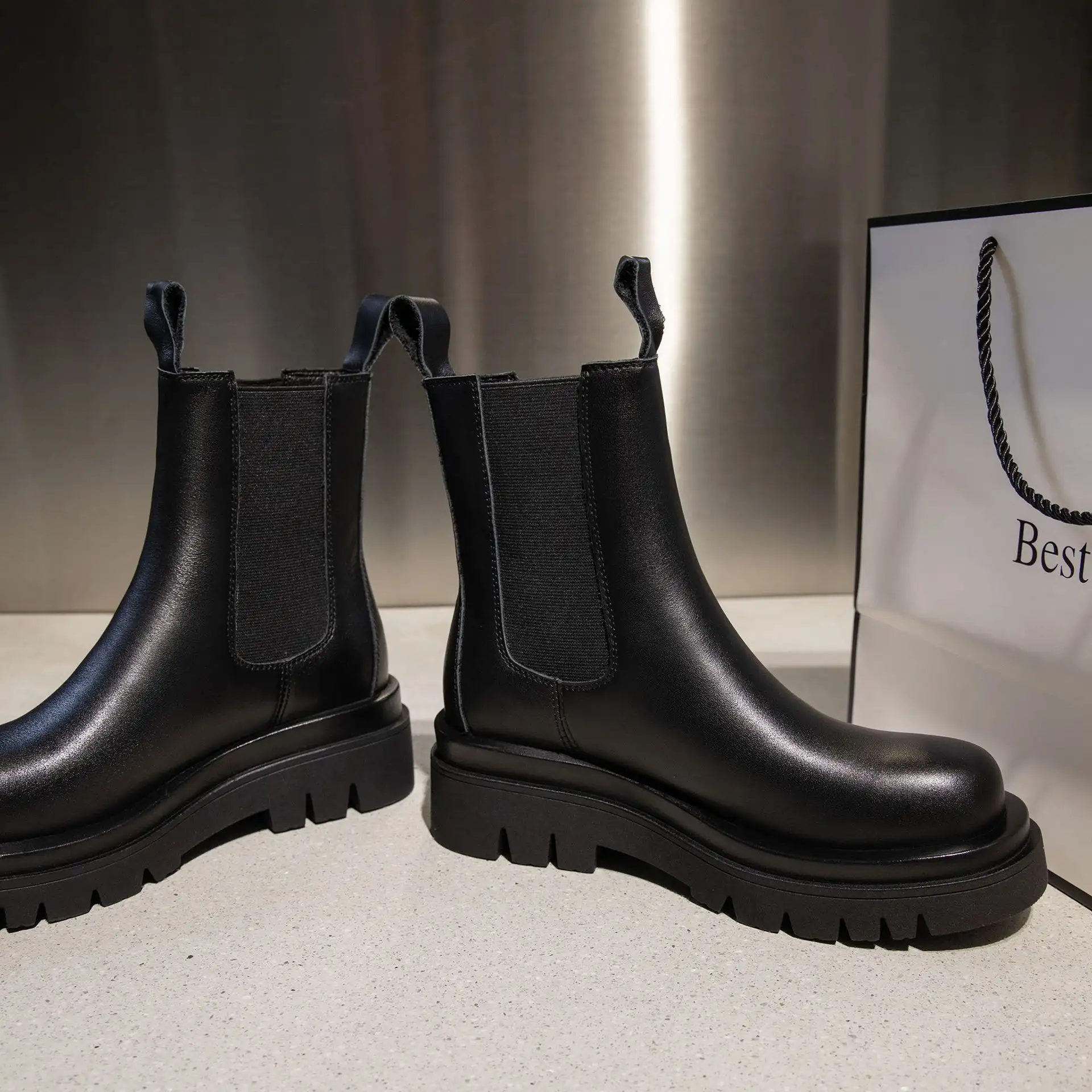 Martin boots top layer cowhide