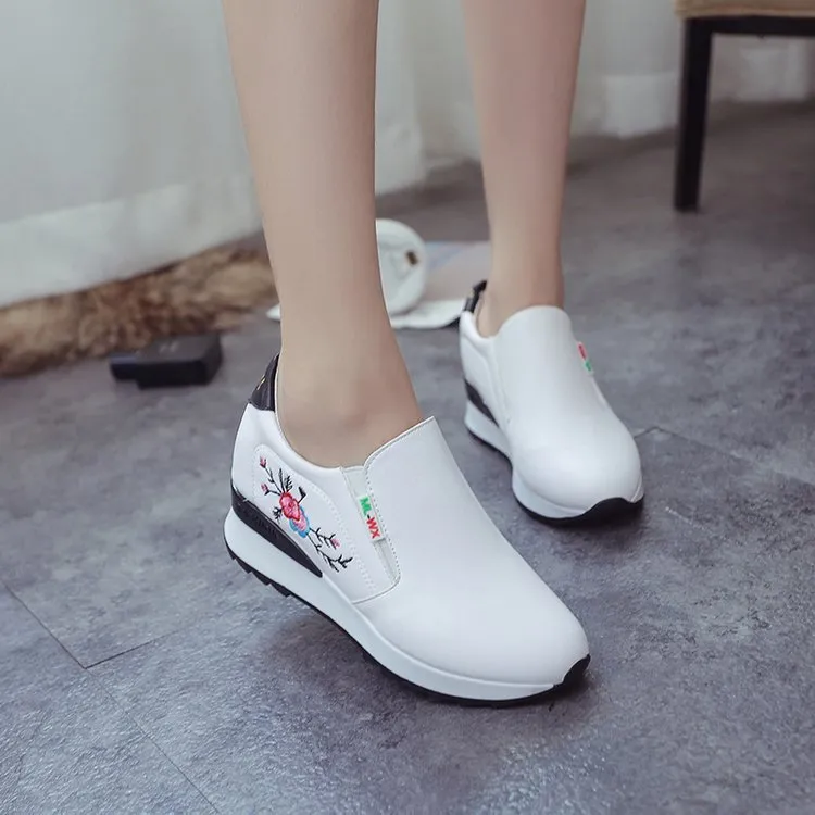 Inner raised platform shoes with round toe caps - Black