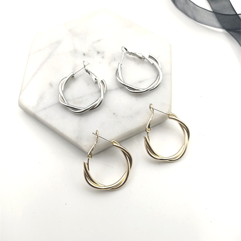 Simple knotting female Earrings