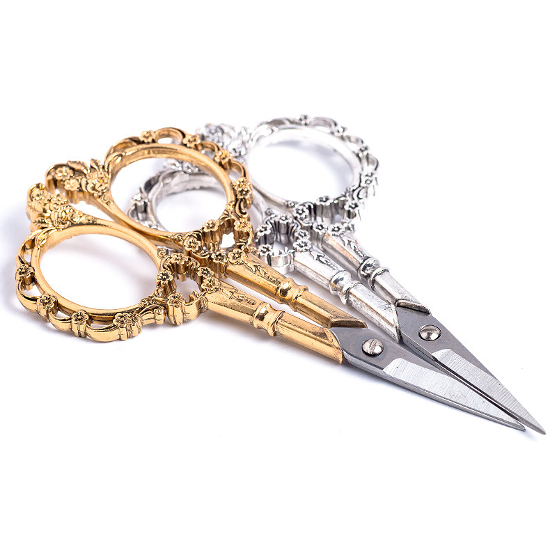 Cross stitch thread head pattern scissors — image 1