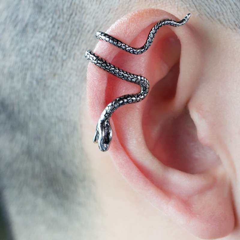 Snake-shaped earrings made of copper