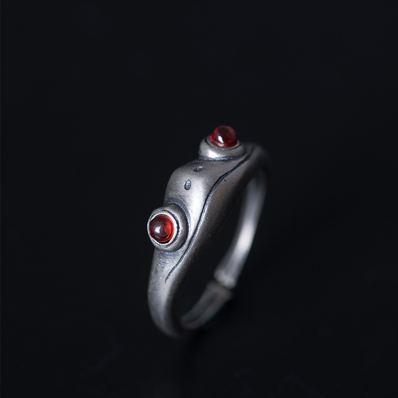 Vintage frog ring