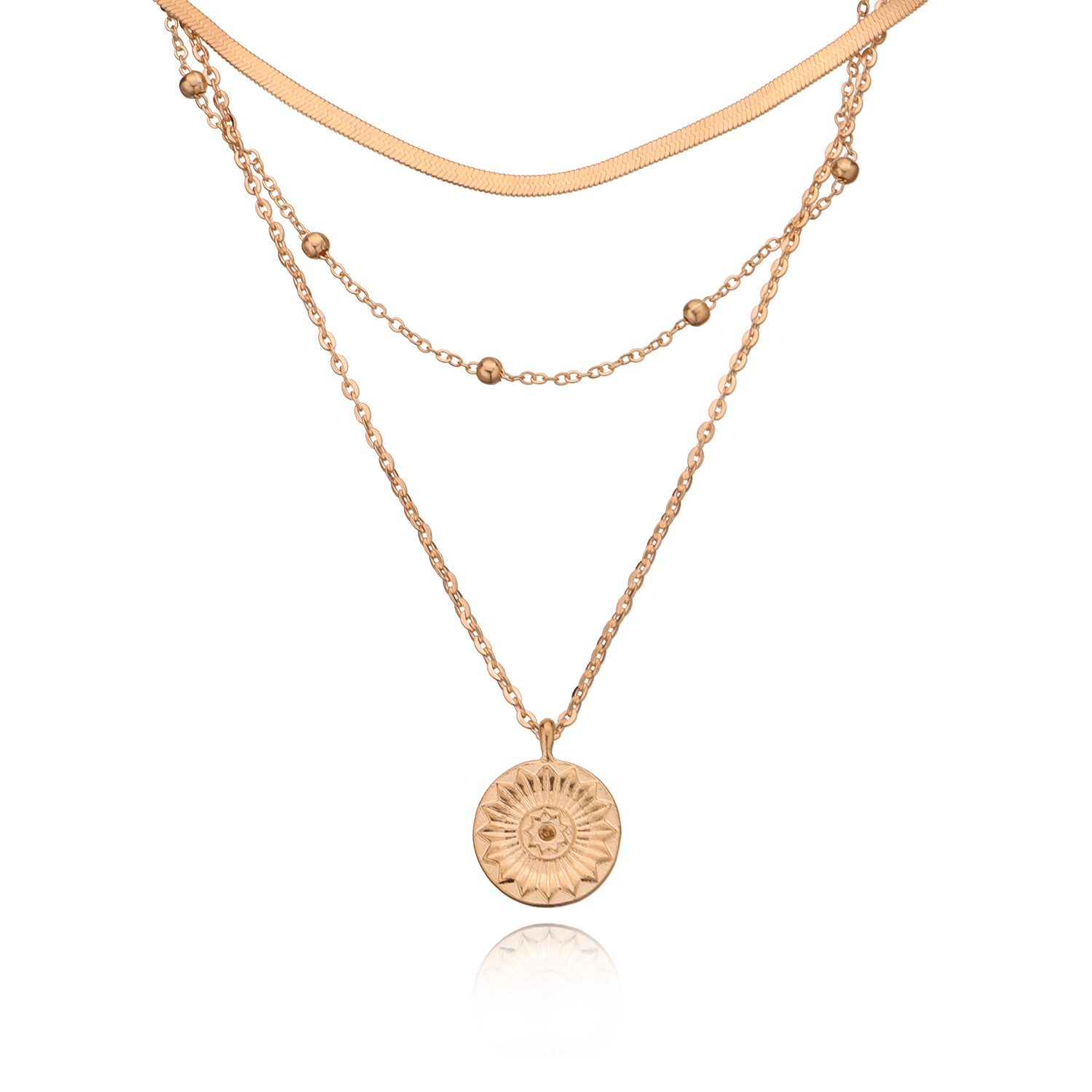 قلادة بحلية لؤلؤية مربعة