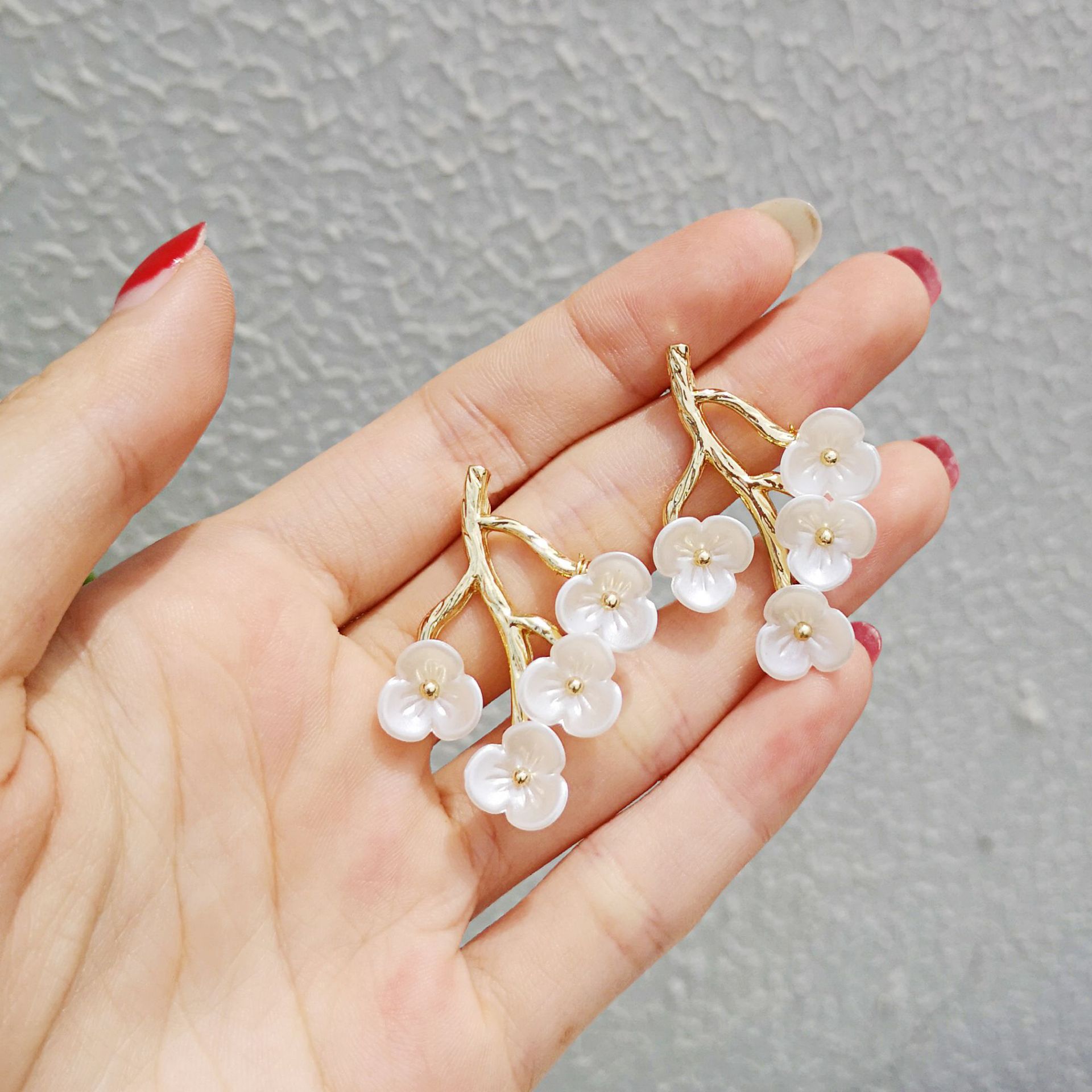 Pearl flower earrings