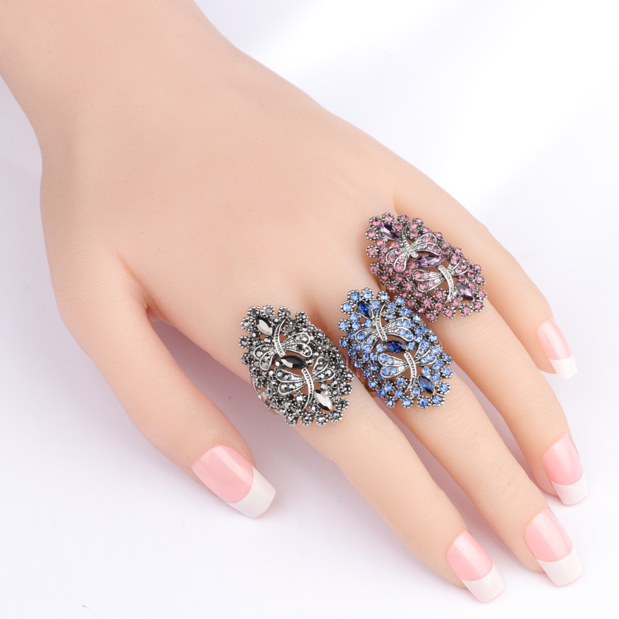 Vintage creative dragonfly ring