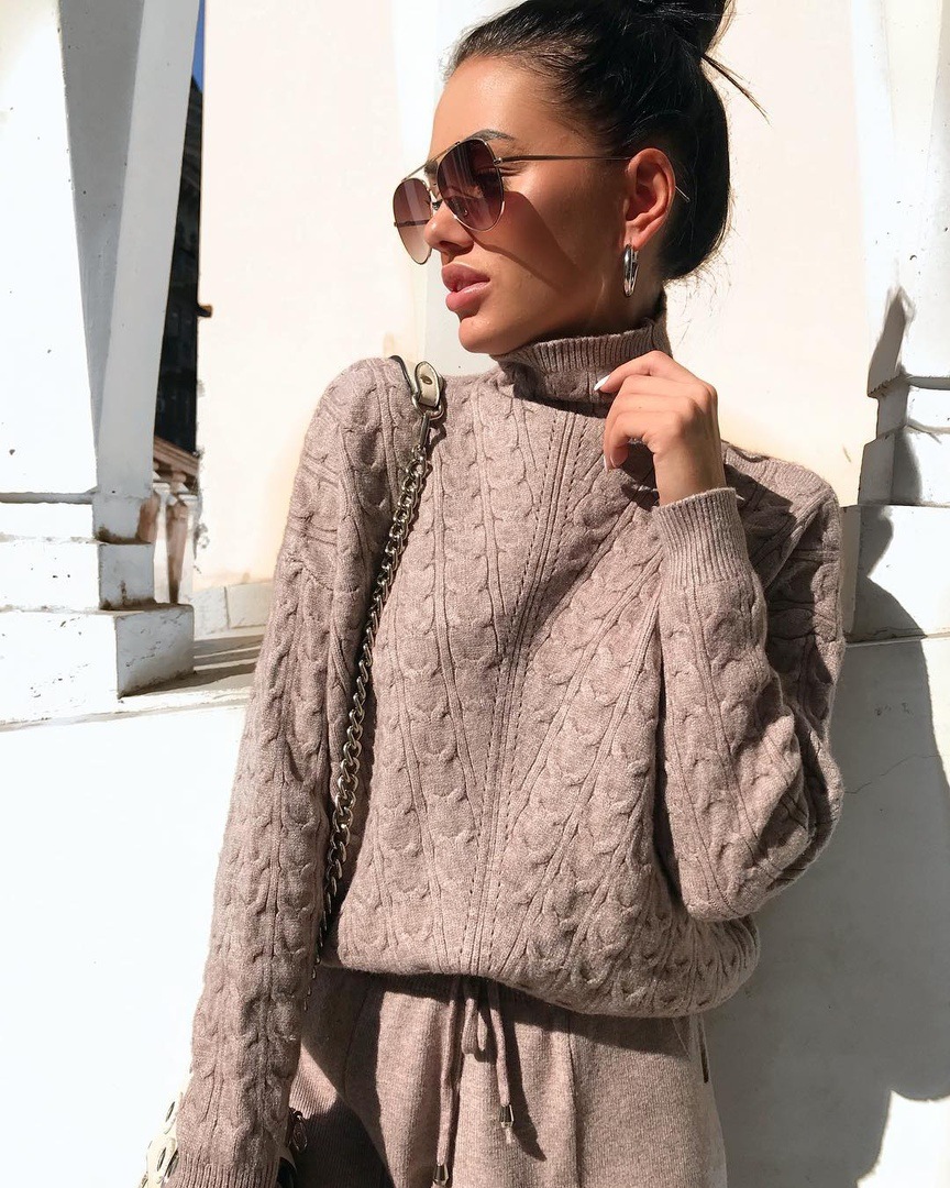 Sweater knitted sports suit