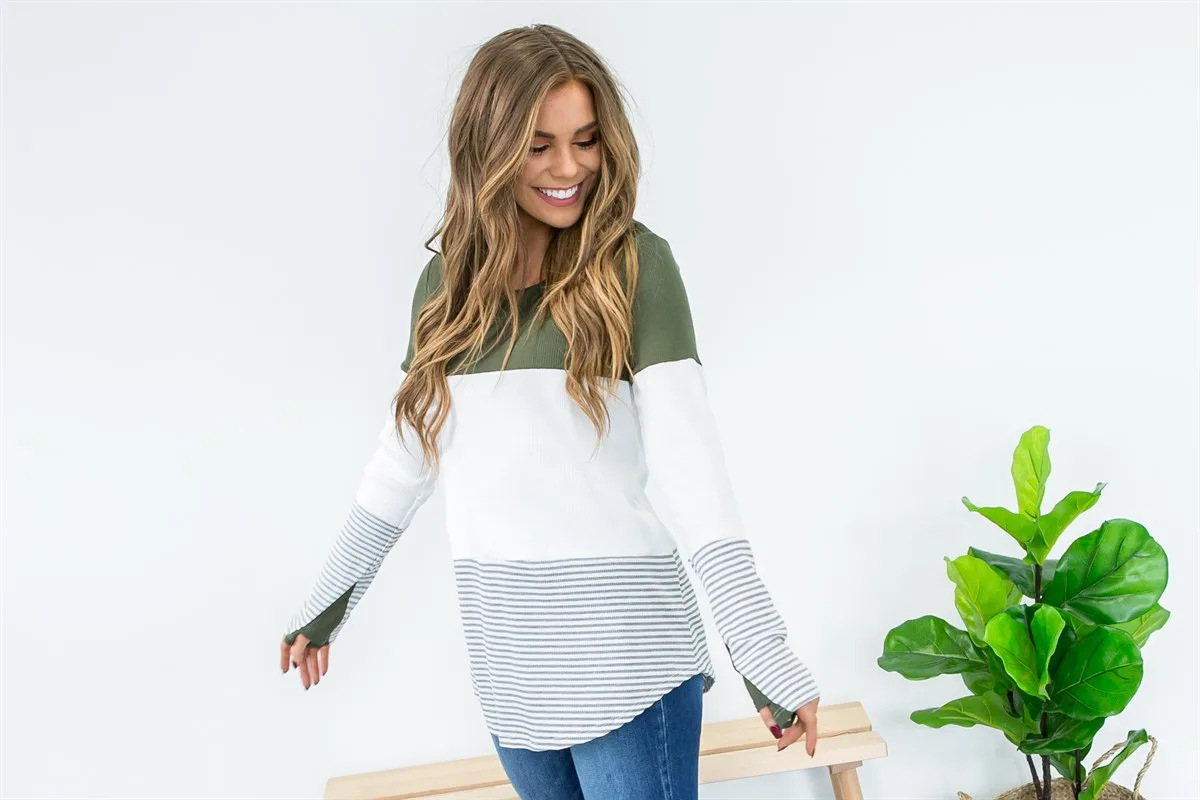 Striped contrast long-sleeved T-shirt breastfeeding