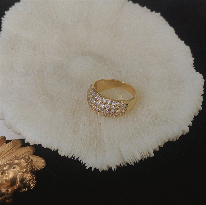 Full of diamonds and sparkling ring