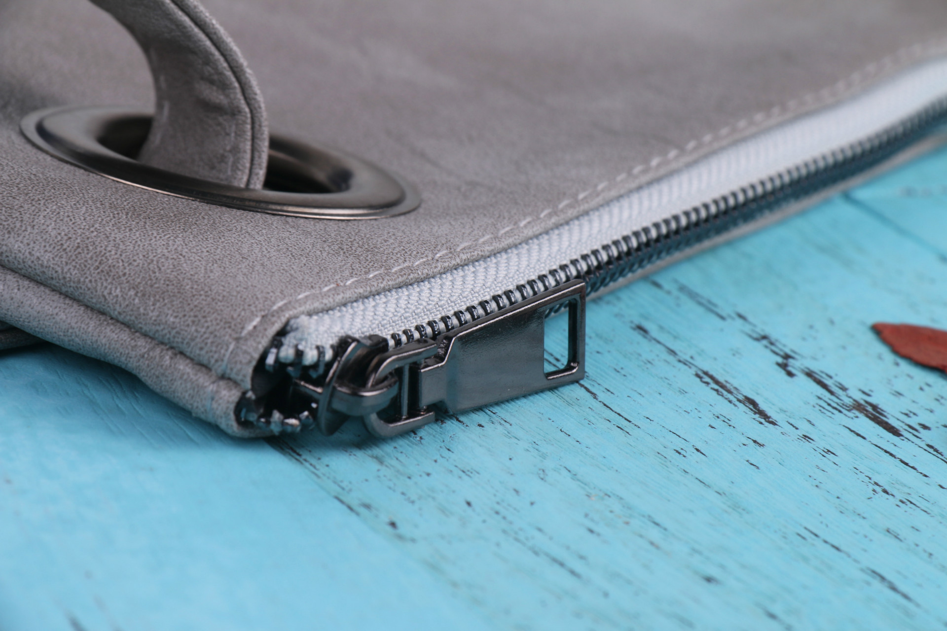 Simple retro handbag