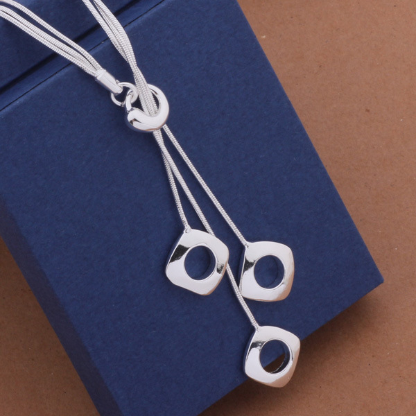 Three snake bone radius necklace