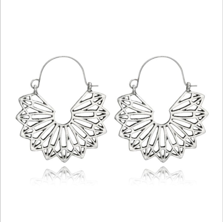 Retro hollow alloy earrings