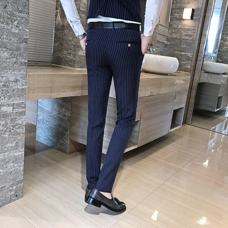 سترة رجالية مخططة وبنطلون بدلة