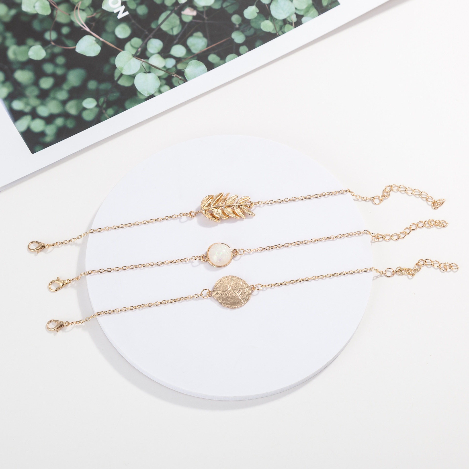 3-piece alloy leaf gemstone bracelet