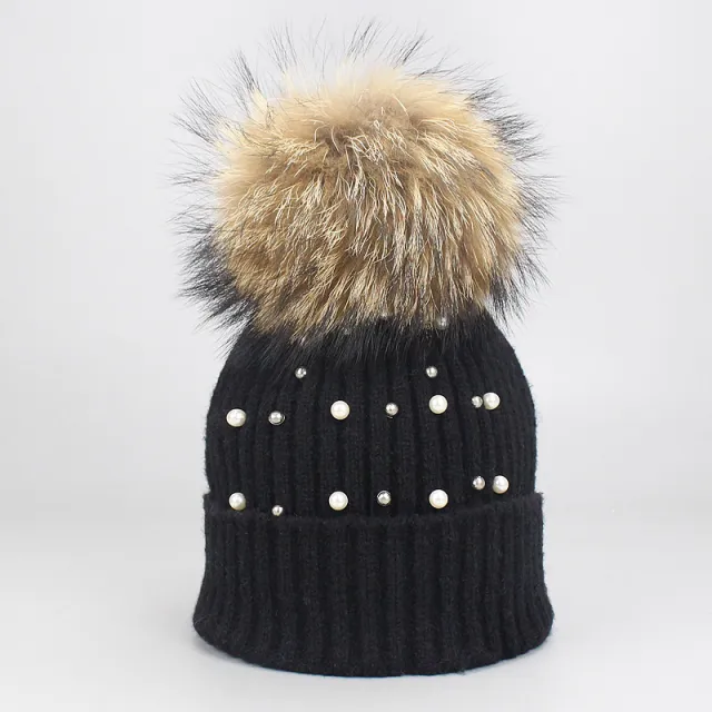 Pearl woolen hat Black - Shop at LoveMi