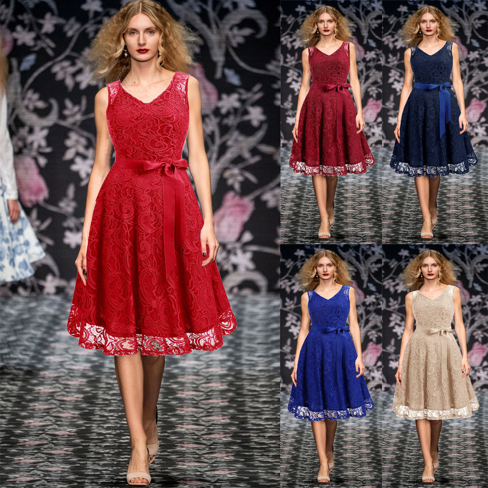 Sleeveless lace dress