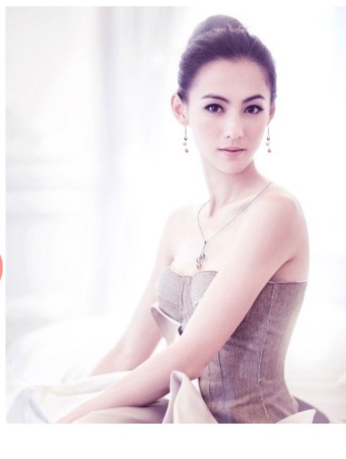 Pearl pendant necklace