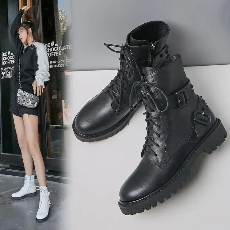 Buckled leather ankle boots - Black