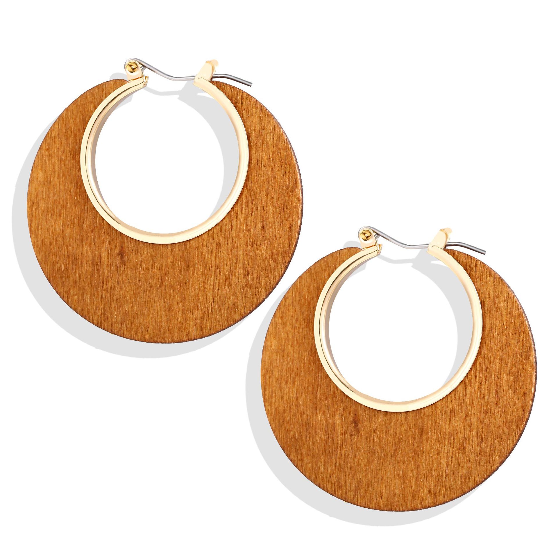 Geometric round wood contrast pendant