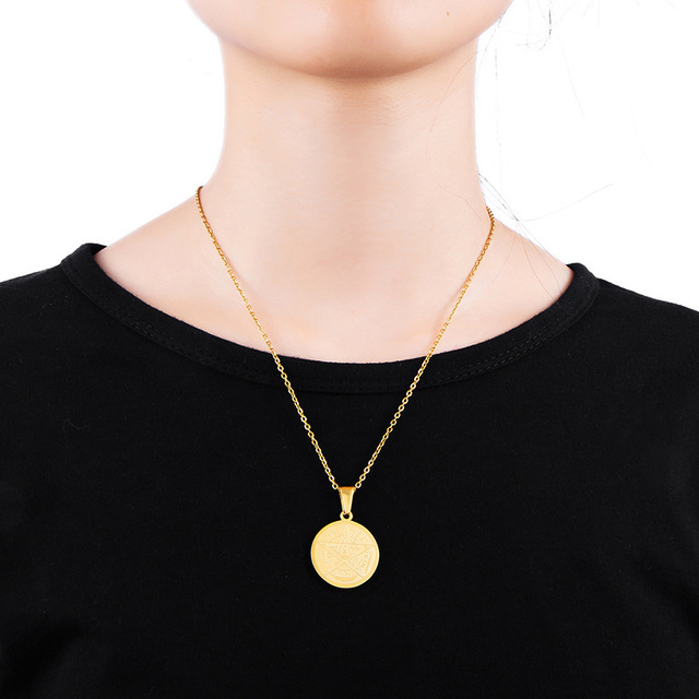 Pendant with five-pointed star necklace