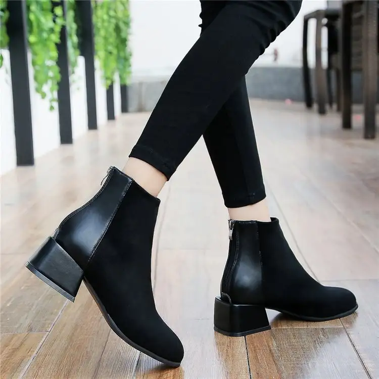 Comfortable and fashionable snow boots