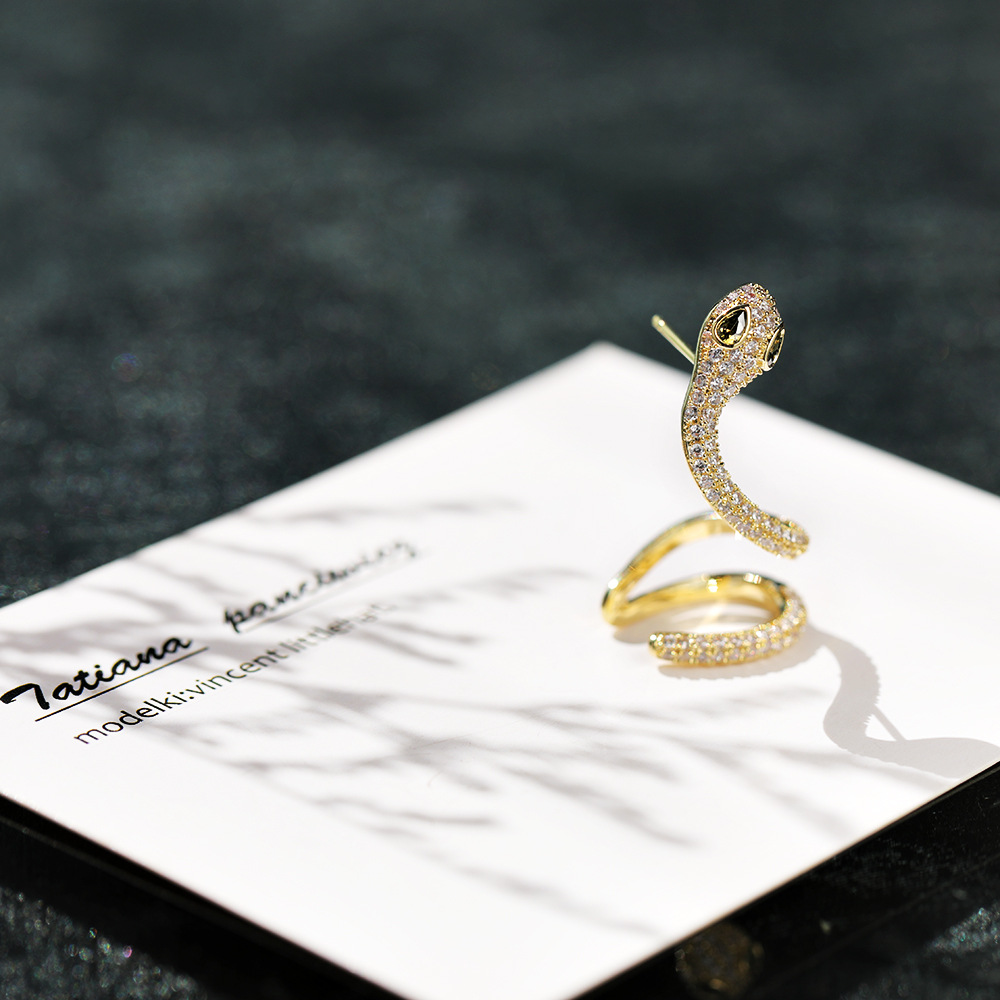 Earrings temperament simple ears high sense earrings