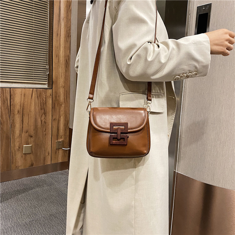 High sense of shoulder bag