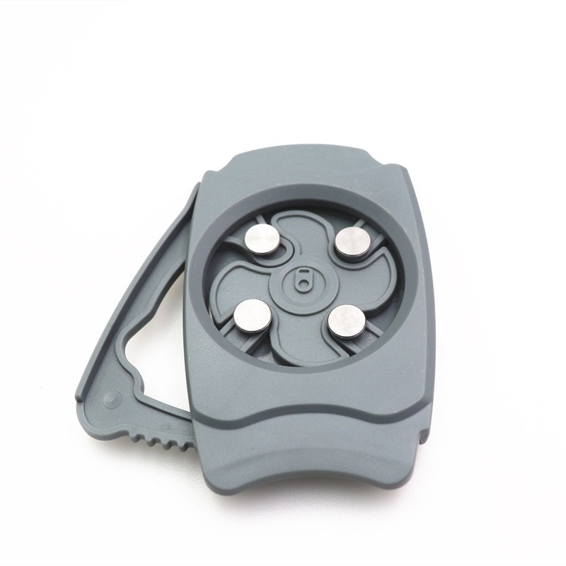 فتاحة علب بيرة متعددة الاستخدامات