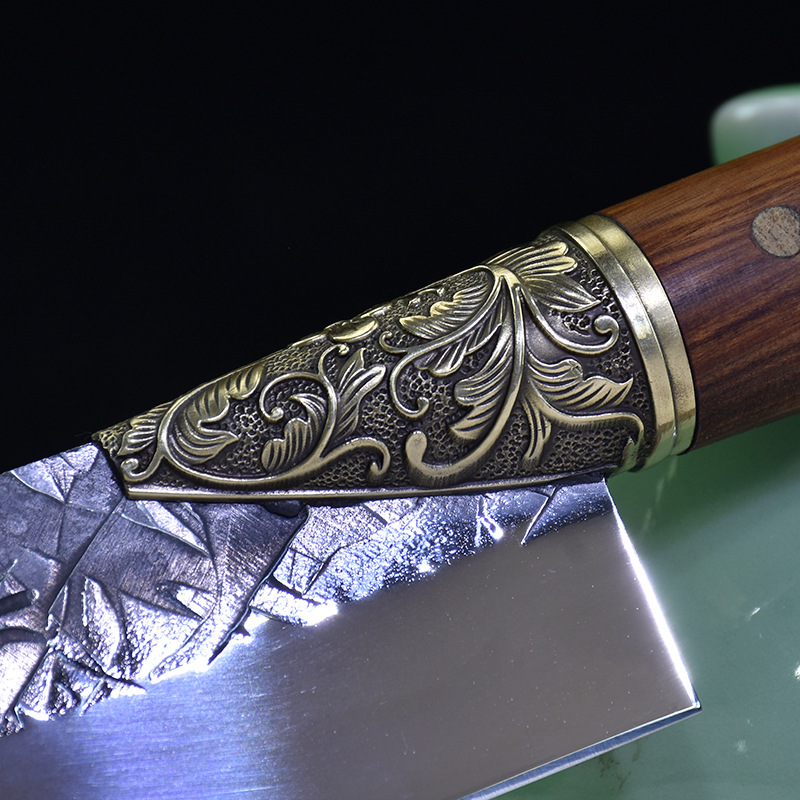 Легкий нож для нарезки ручной ковки.