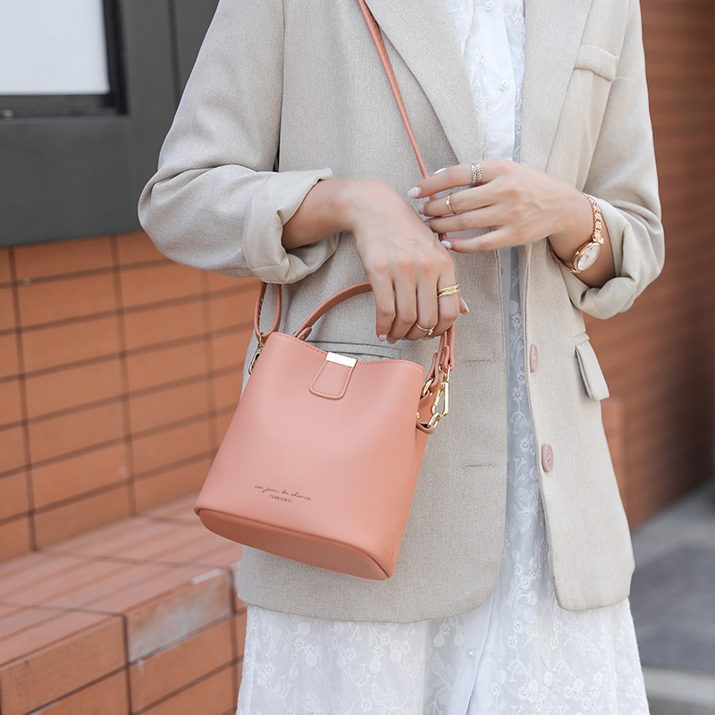 Trendy messenger fashion ladies one-shoulder bucket bag