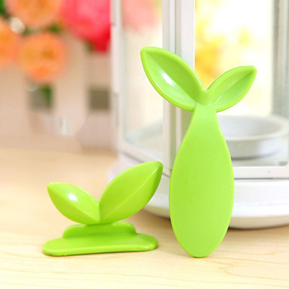 Leaf toilet lid lifter