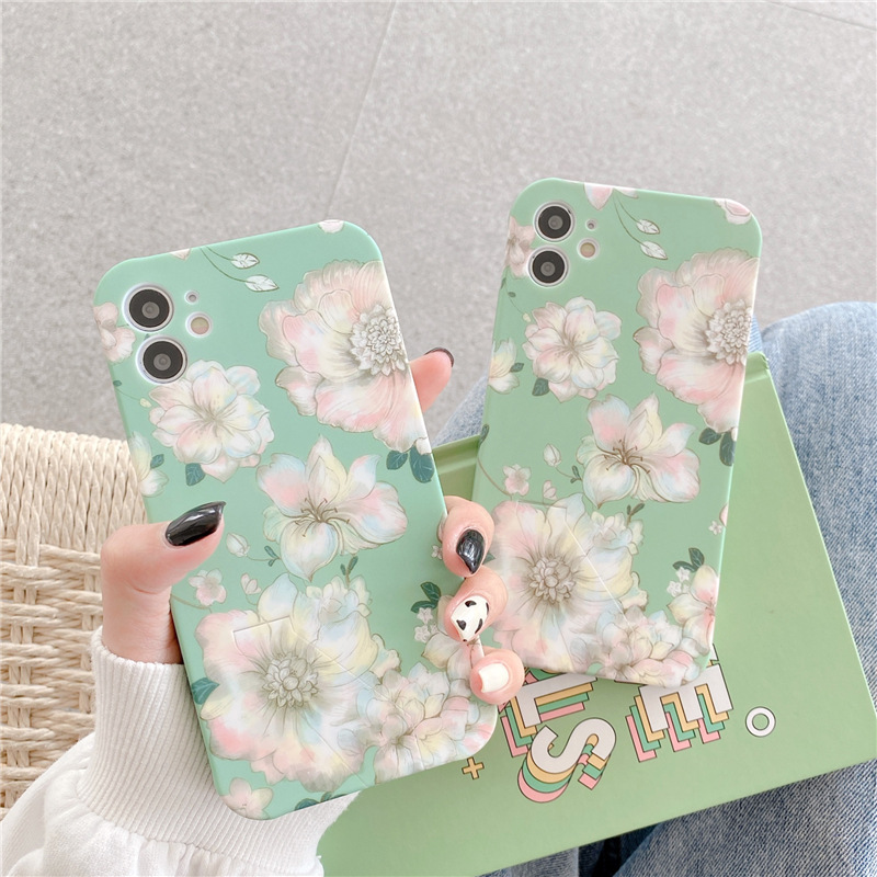 Flower phone case with green background - Image 4