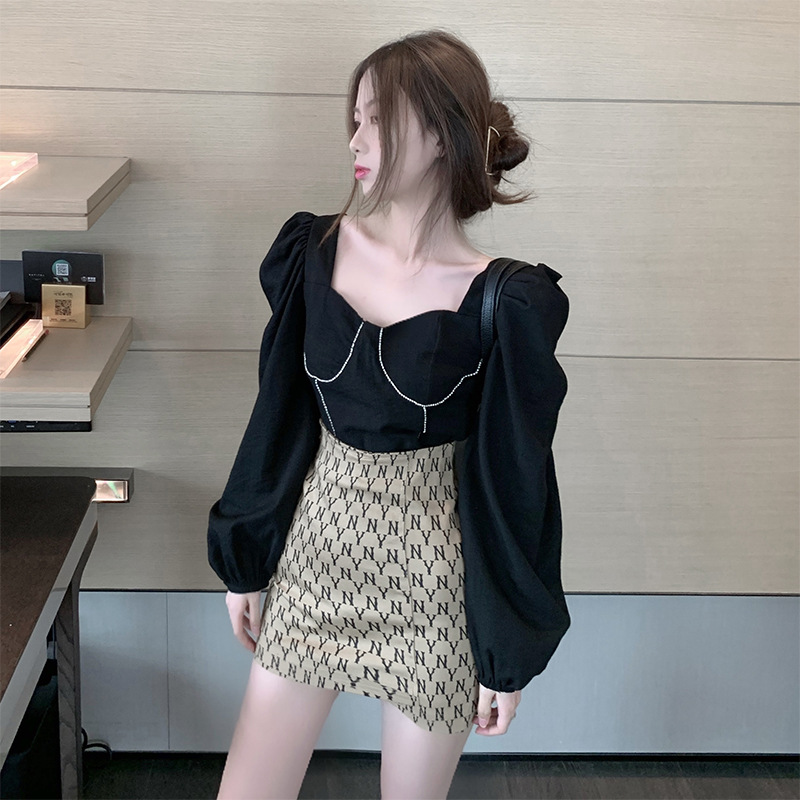 Lantern sleeve square neck long sleeve shirt