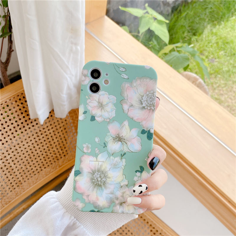 Flower phone case with green background - Image 3