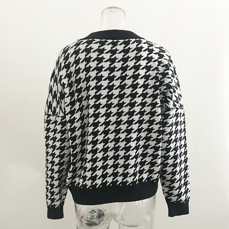 Geometric contrast color round neck pullover sweater women