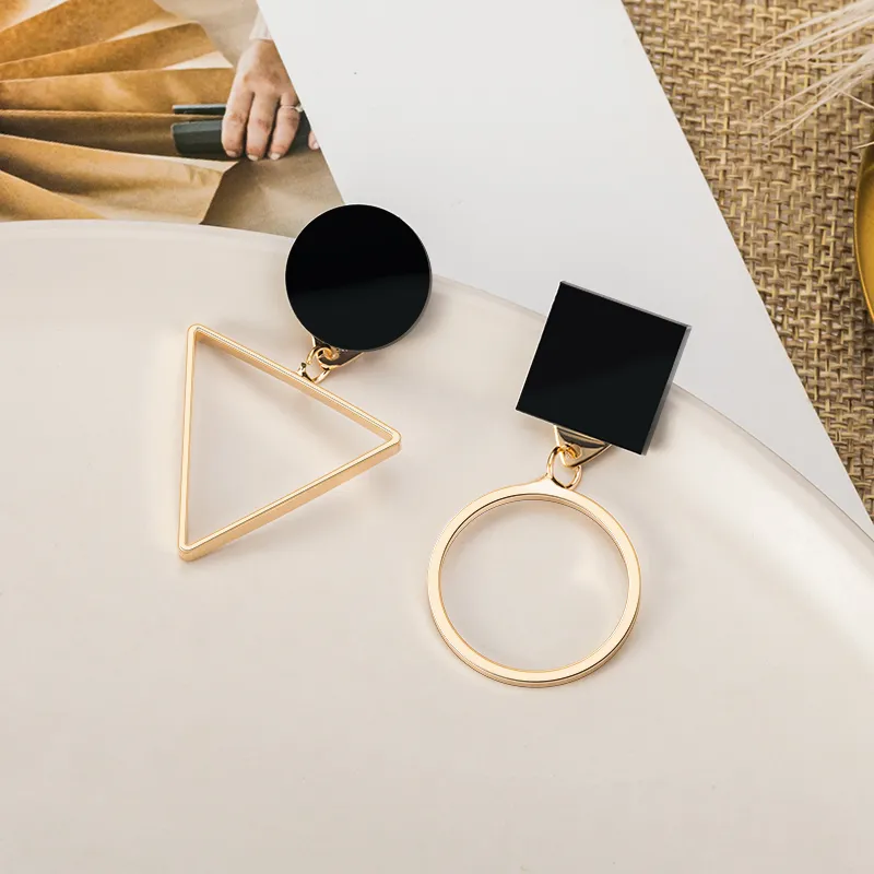 Geometric Round Earrings - 2 Gold