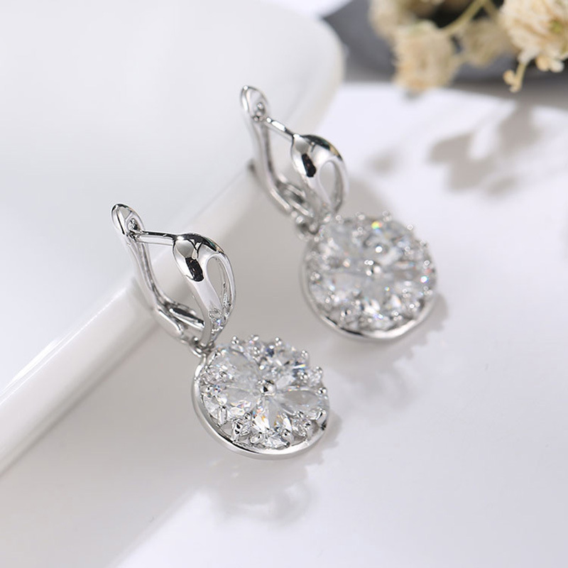 Round multi-claw earrings