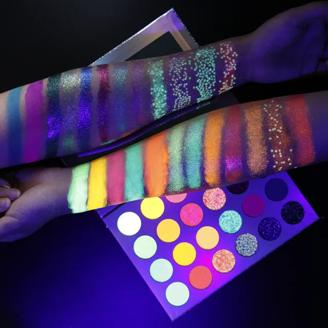 Glow Eyeshadow Stage Eyeshadow Plate - Shop at LoveMi