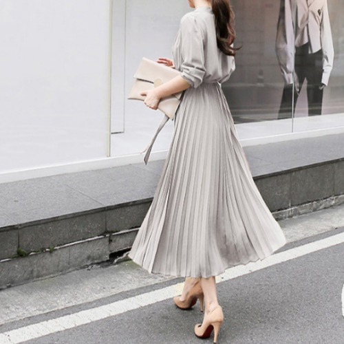 تنورة ضيقة بطيات مع حزام أمامي مفرد