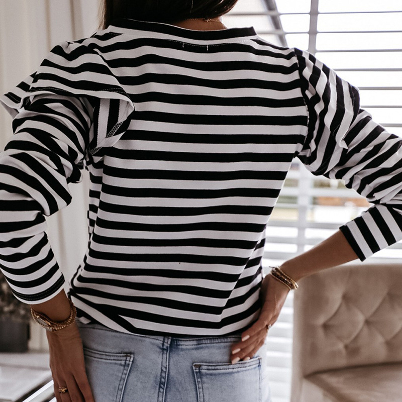 Striped round neck long sleeves
