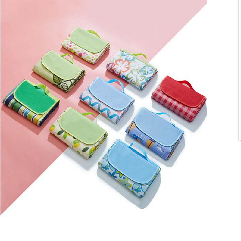 Outdoor picnic moisture-proof mat